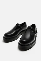 CHAUSSURES À VOLUME ET BOUCLE