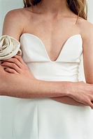 ROBE À ENCOLURE EN CŒUR