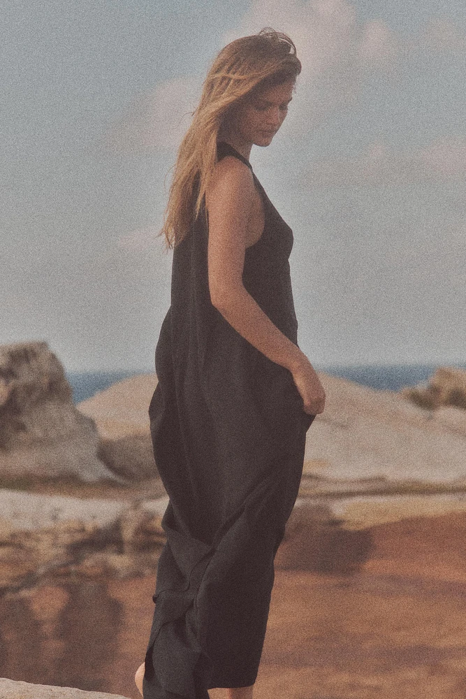 FLOWY MIDI DRESS