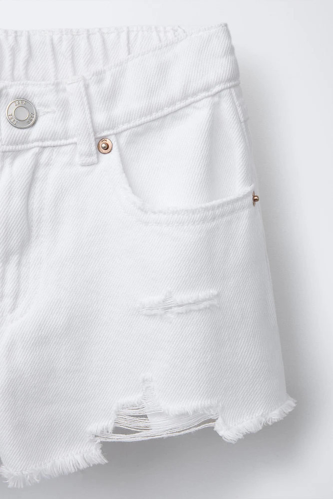 SHORT EN DENIM DÉCHIRÉ