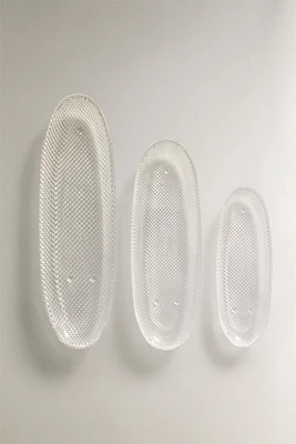 OVAL GLASS SERVING DISH WITH A RAISED DESIGN