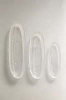 OVAL GLASS SERVING DISH WITH A RAISED DESIGN