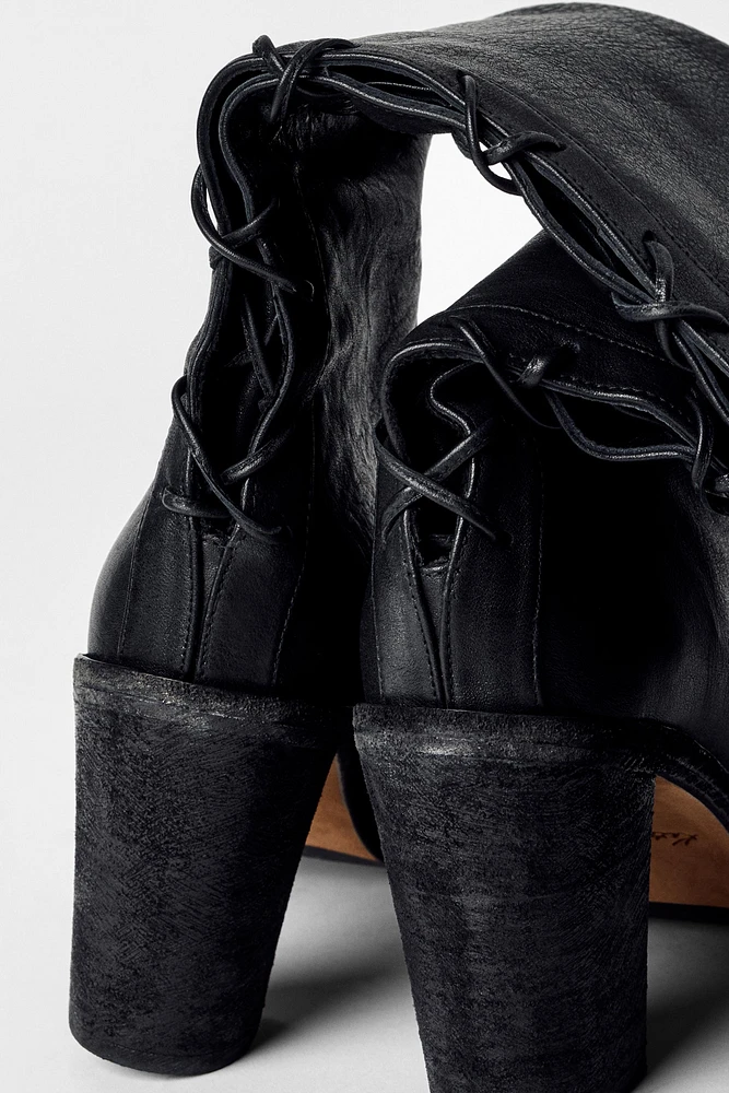 BOTTES À LACETS EN CUIR KATE MOSS X ZARA