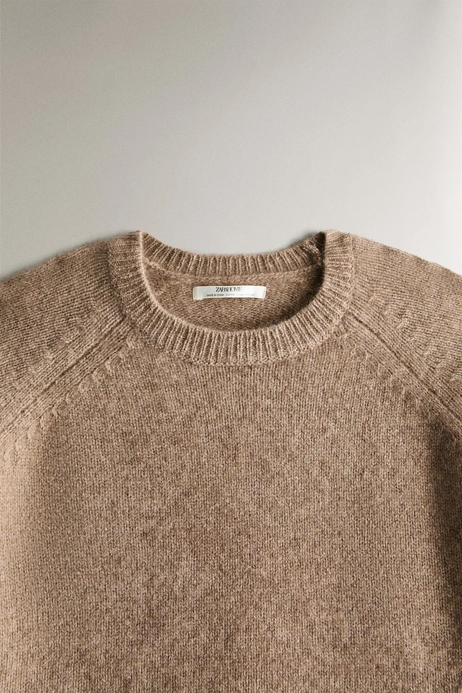 CASHMERE SWEATER