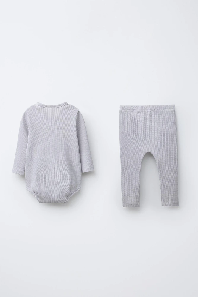 PACK BODY ET LEGGING GAUFRÉ