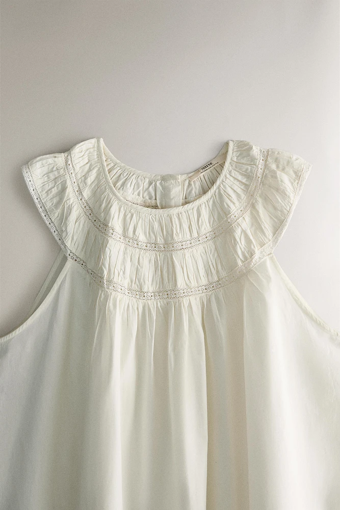 CHEMISE DE NUIT FRONCÉE ET DENTELLE