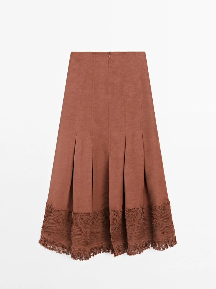 Jupe midi fluide avec broderie