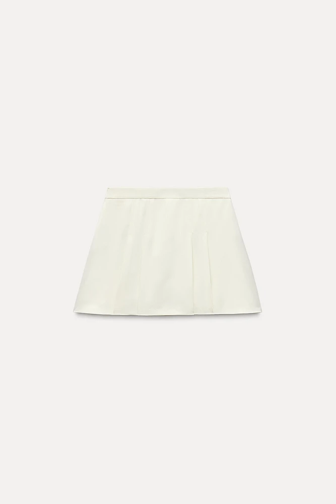 PLEATED SHORTS