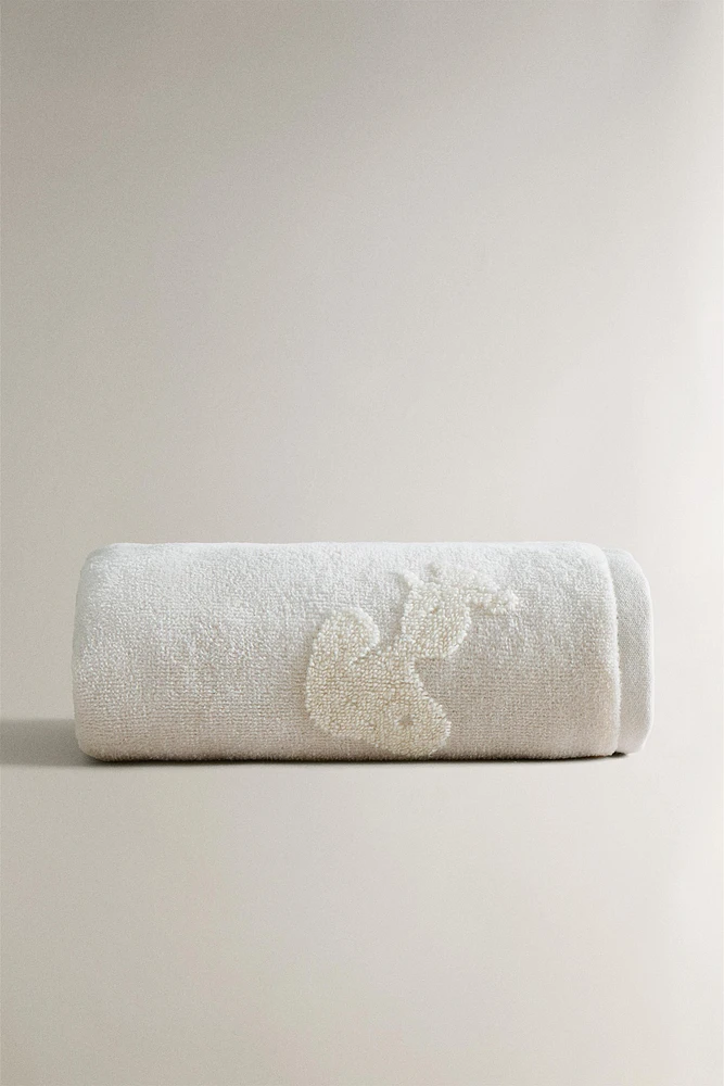 CHILDREN’S  PEANUTS™ SILHOUETTE VELOUR BATH TOWEL