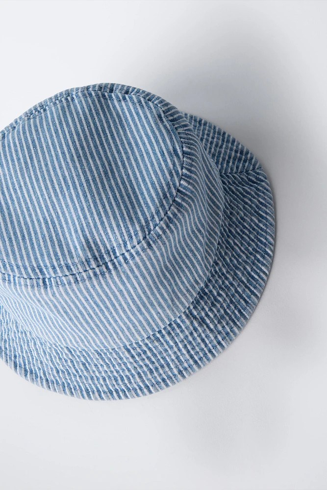 STRIPED DENIM BUCKET HAT