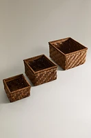 SQUARE WOODEN BASKET