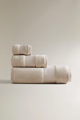 EXTRA SOFT BATH TOWEL (800 GXM²)