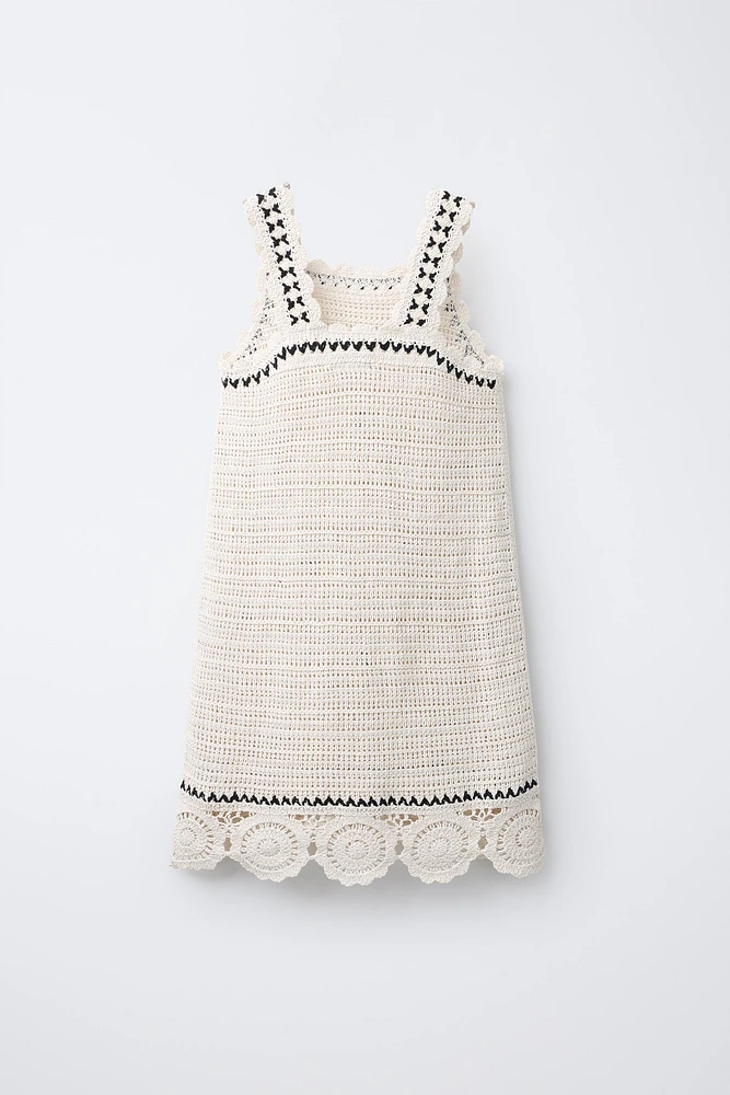 ROBE EN MAILLE À FLEURS