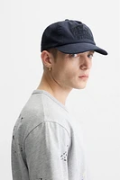 CASQUETTE À VISIÈRE PLATE IMPRIMÉE