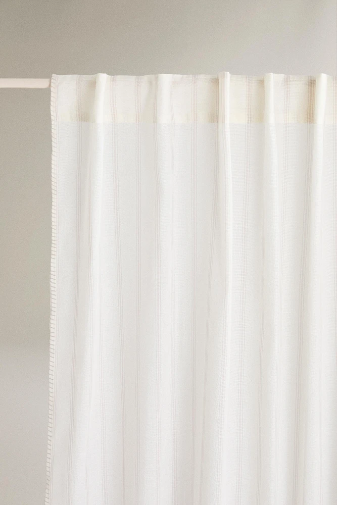 CHILDREN'S STRIPED CURTAIN