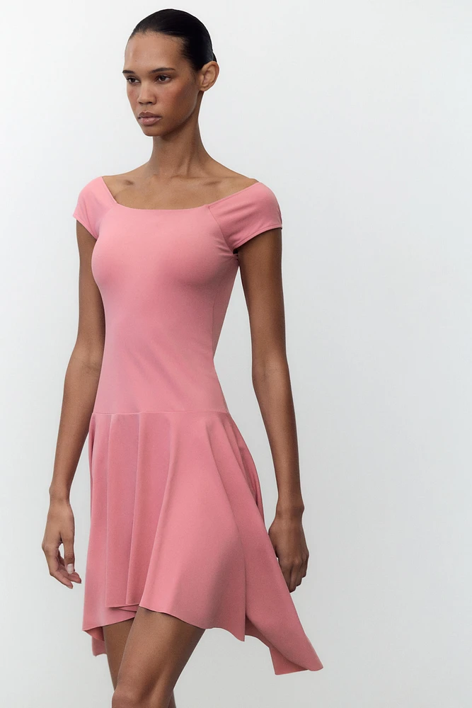 ROBE POLYAMIDE BAS ASYMÉTRIQUE