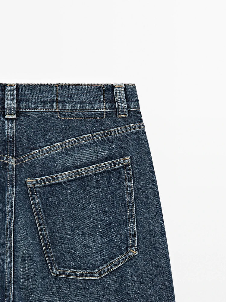 High-waist wide-leg jeans with pockets
