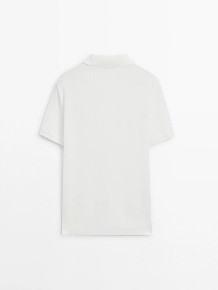 Short sleeve micro-textured polo shirt