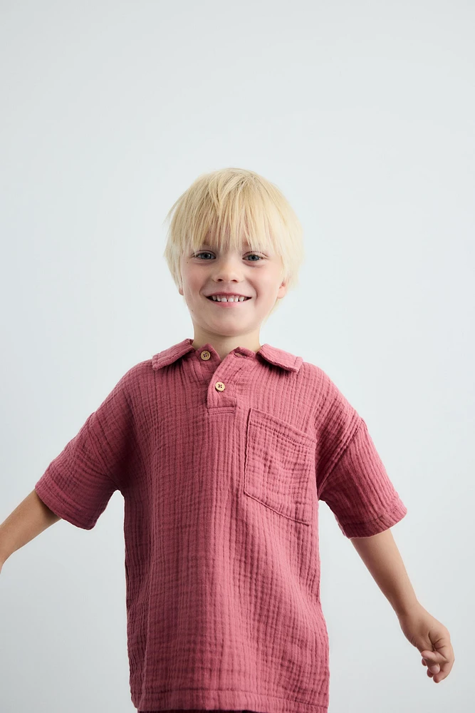 TEXTURED POLO SHIRT AND SHORTS JOGGING SET