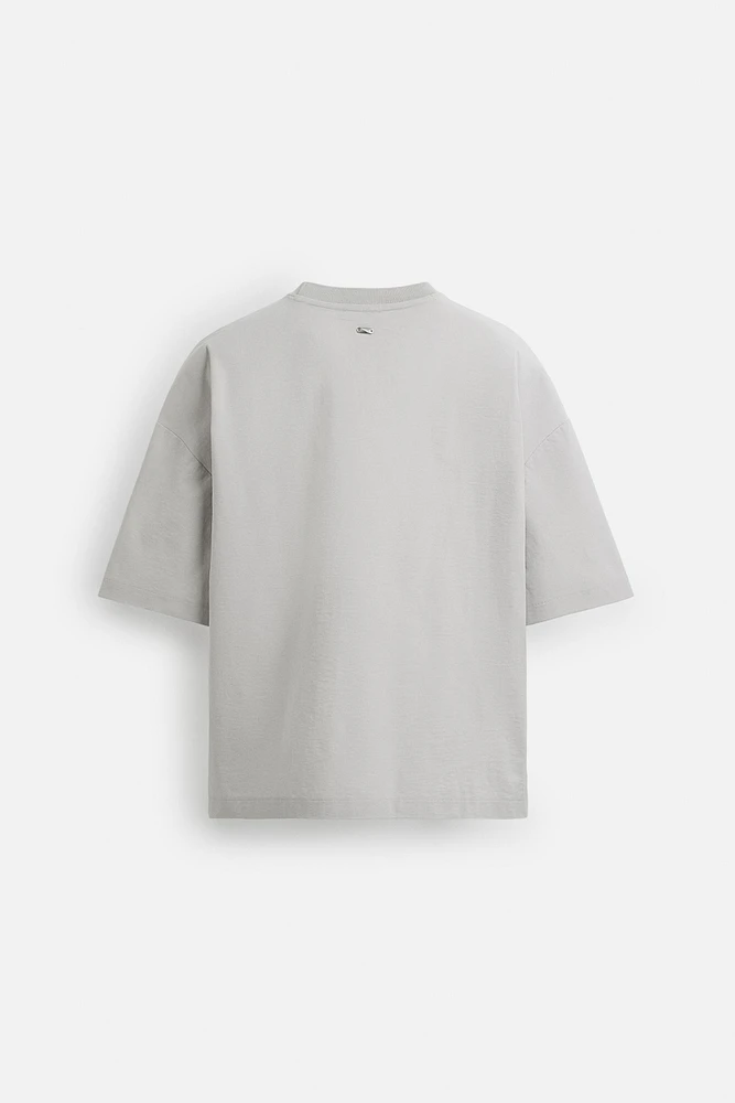 T-SHIRT TECHNIQUE COUPE DÉCONTRACTÉE