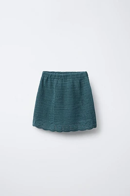JUPE EN MAILLE DE CROCHET À FLEURS