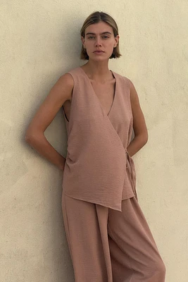 FLOWY WRAP VEST TOP