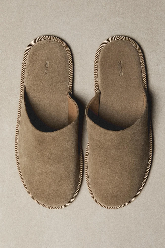 LEATHER MULE SLIPPERS