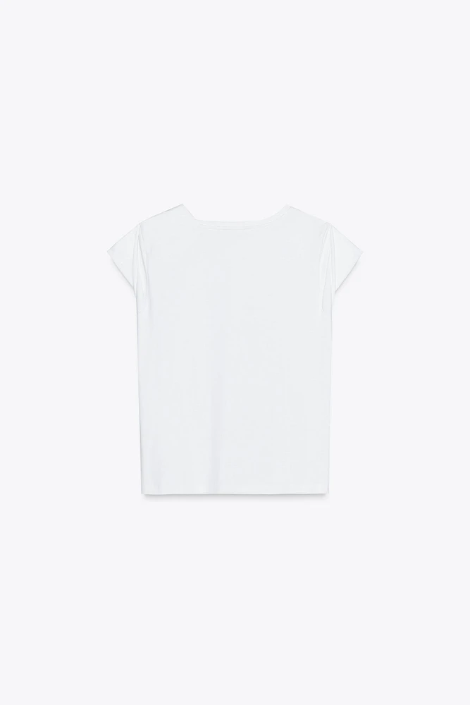 T-SHIRT AVEC PLIS AUX ÉPAULES