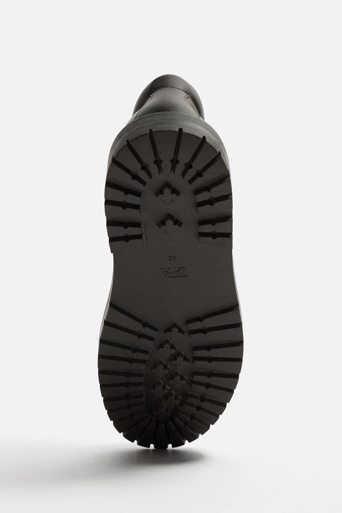 BOTTES EN CUIR À LACETS