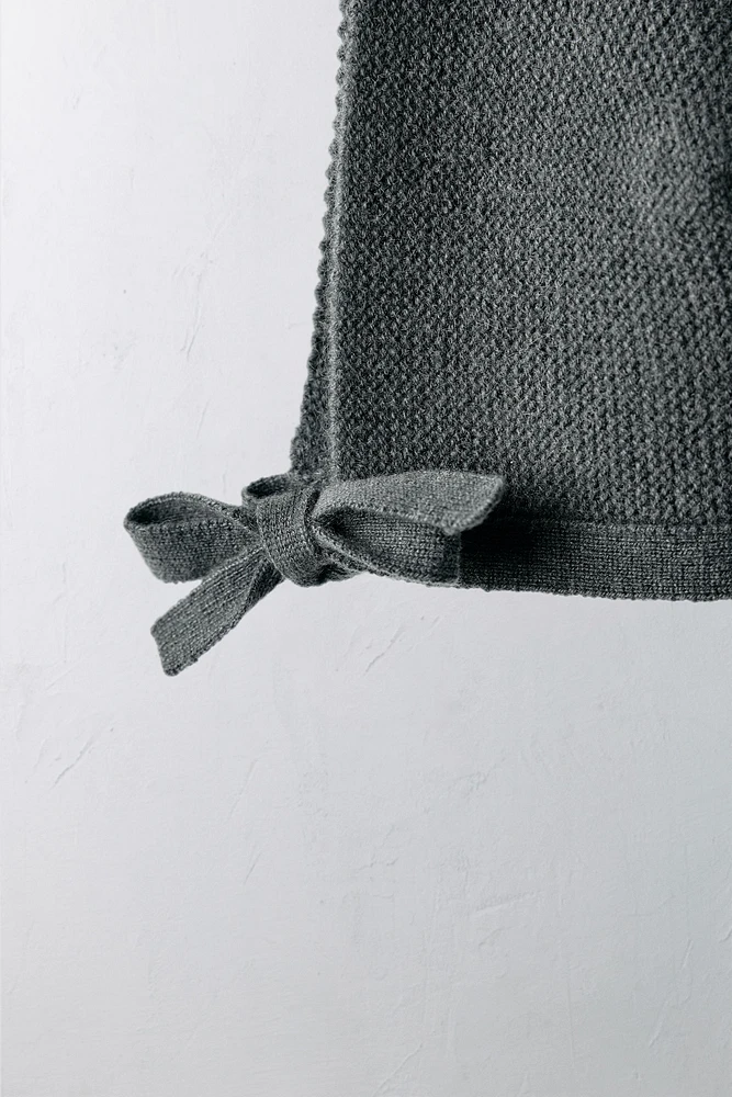 0-12 MONTHS/ 100% CASHMERE BONNET LIMITED EDITION