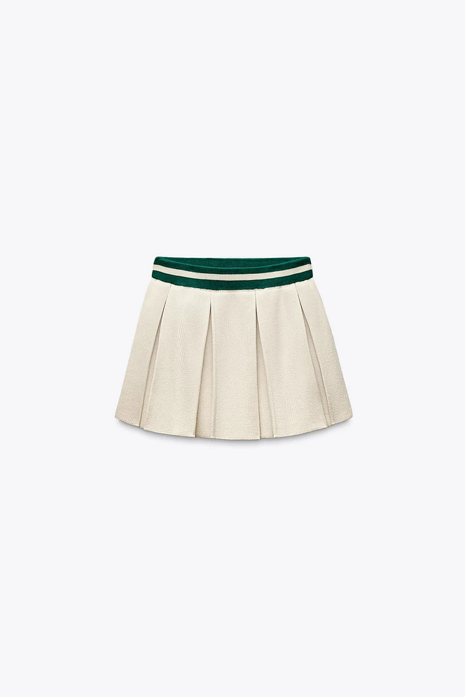 BOX PLEAT KNIT MINI SKIRT