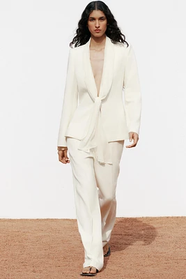 KNOTTED LAPEL BLAZER