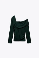 ASYMMETRIC NECKLINE TOP