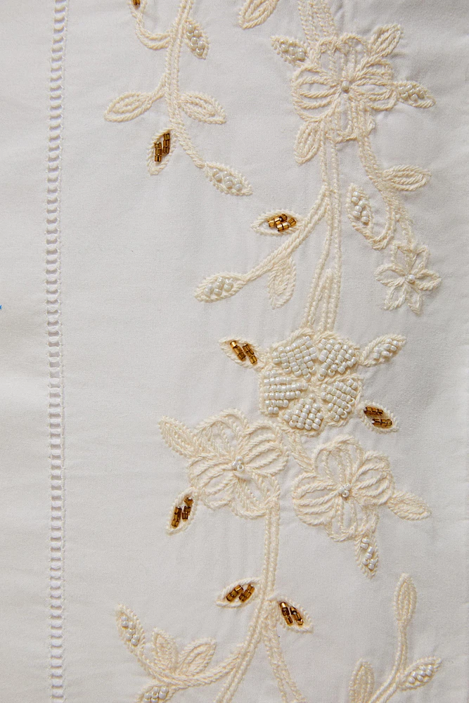 PILLOWCASE WITH FLORAL EMBROIDERY