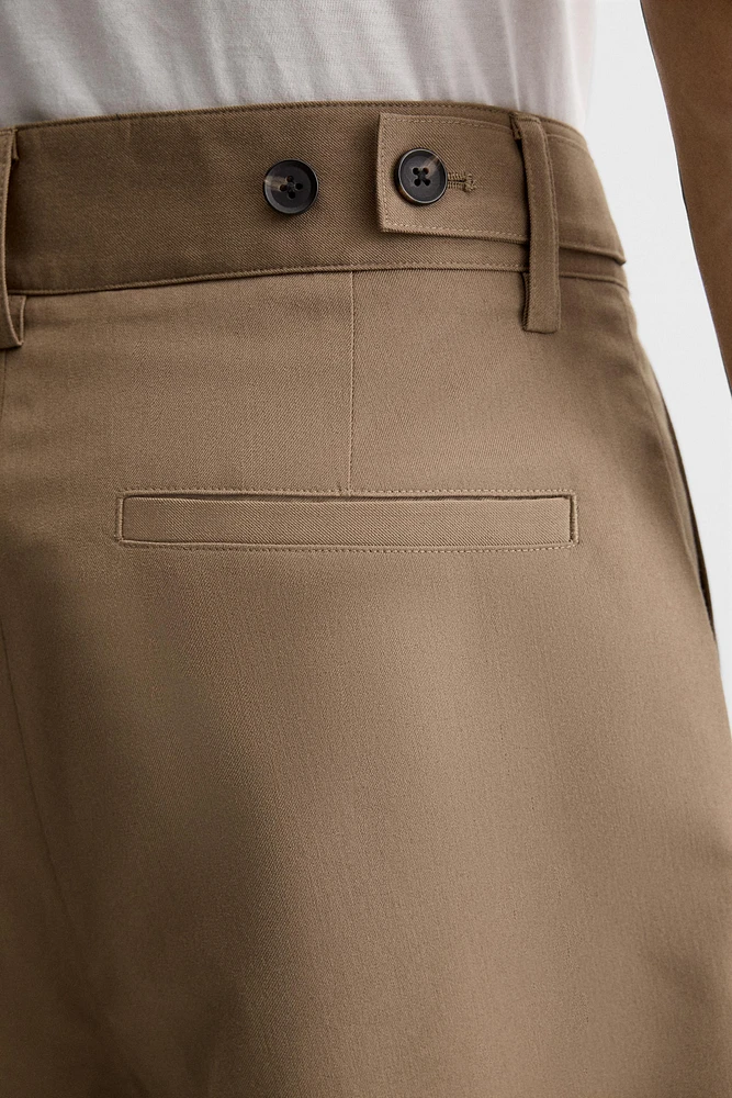 REGULAR FIT SHORTS
