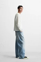 RIPPED BAGGY FIT JEANS