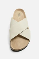 SANDALES EN CUIR CROISÉES