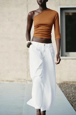 RIBBED ASYMMETRICAL TOP