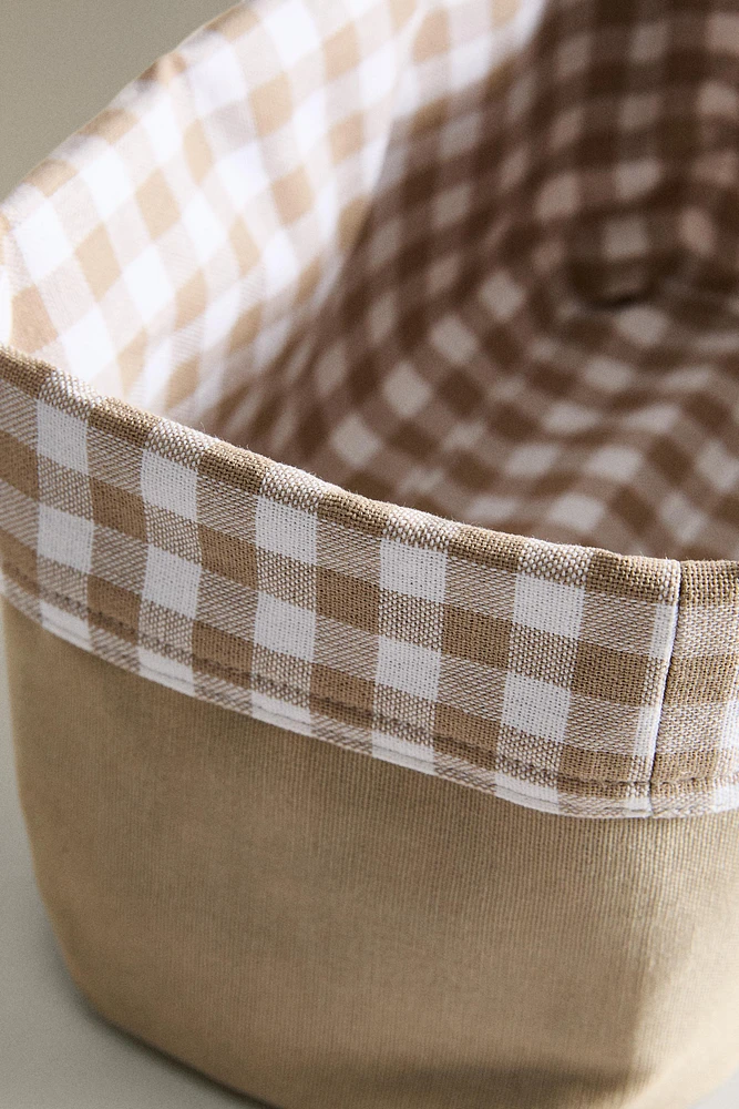 DYED THREAD BASKET