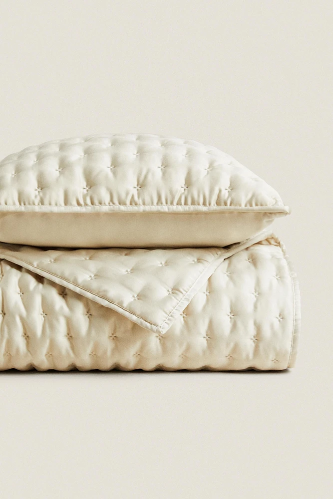 PLAIN QUILT WITH KNOTS