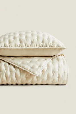 PLAIN QUILT WITH KNOTS