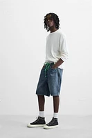 STRAIGHT FIT DENIM SHORTS