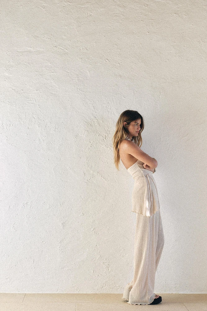 TEXTURED FLOWY PANTS