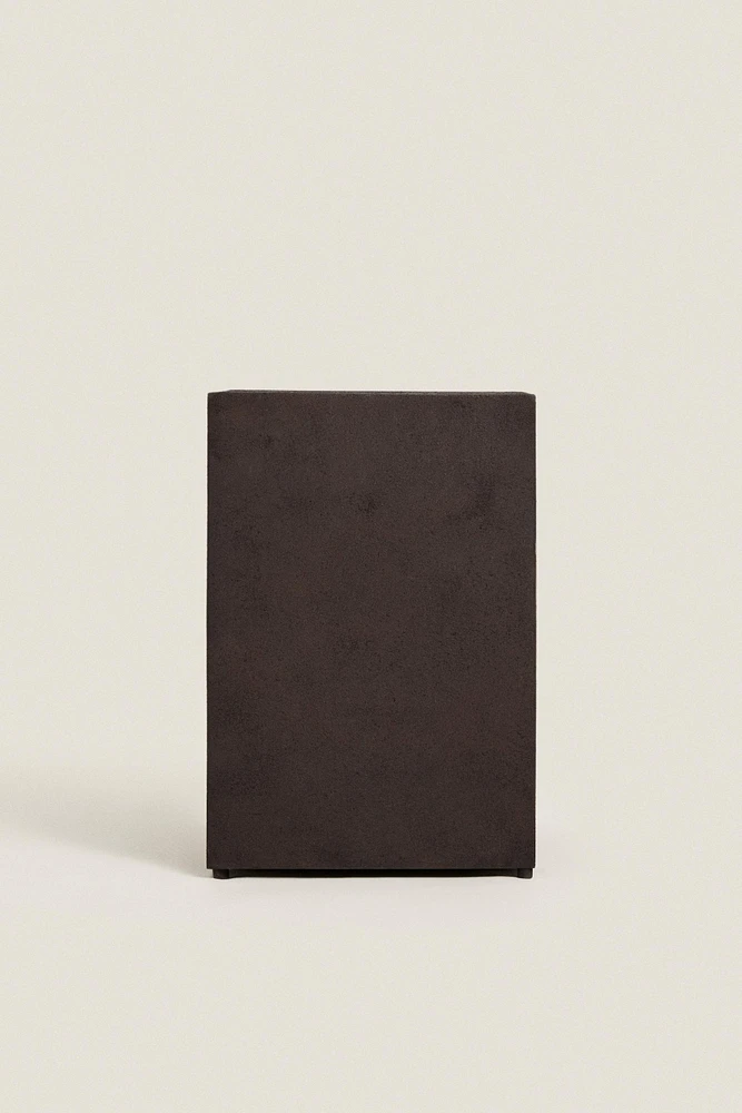 RECTANGULAR METAL PLINTH