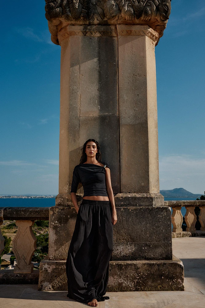 ASYMMETRIC POLYAMIDE TOP