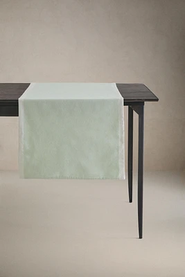 TABLE RUNNER WITH COLORED BORDER