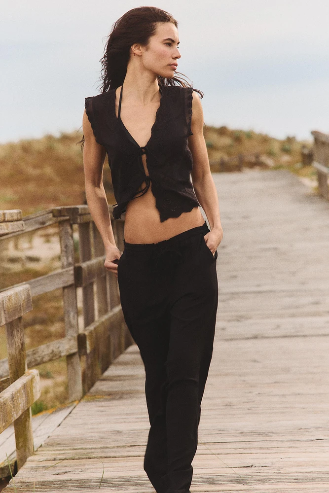 EMBROIDERED TOP