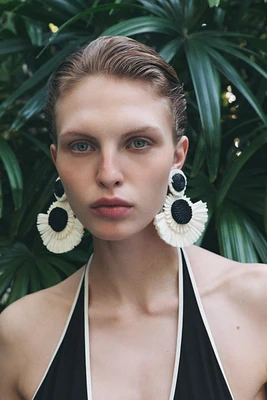 TEXTURED TWIST EARRINGS