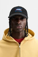 CASQUETTE EN VELOURS CÔTELÉ AVEC PIÈCE DRAG RACING