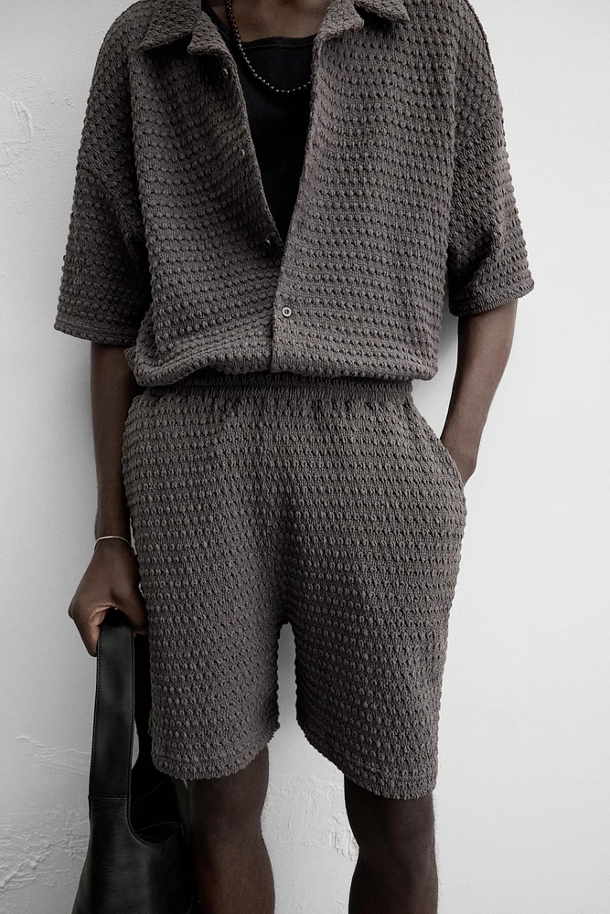 IRREGULAR TEXTURED BERMUDA SHORTS